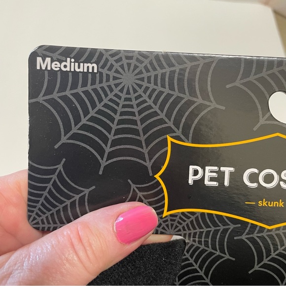 Skunk 🦨 Medium Dog NWT Costume - Picture 4 of 7